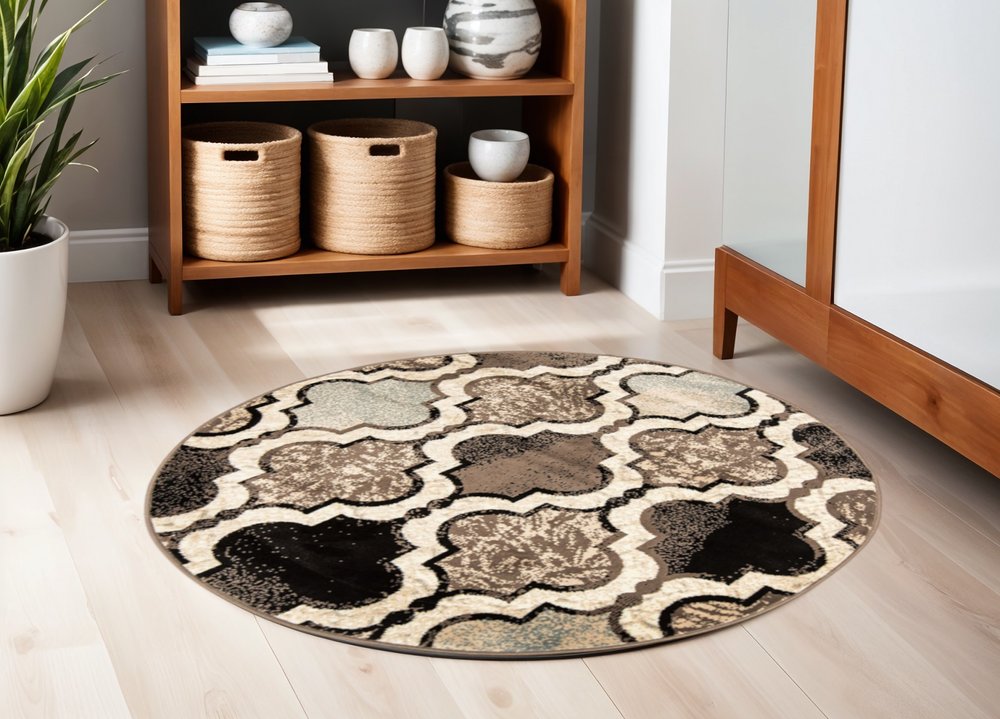 5' Ivory Brown And Black Quatrefoil Distressed Round Rug