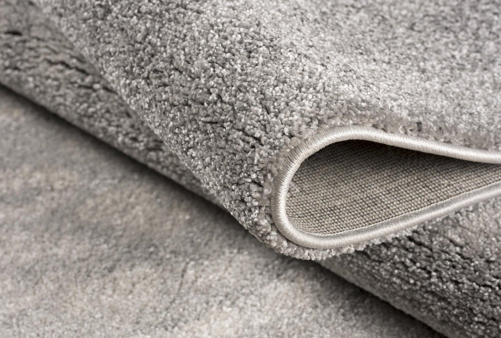 4' X 6' Grey Damask Power Loom Stain Resistant Area Rug