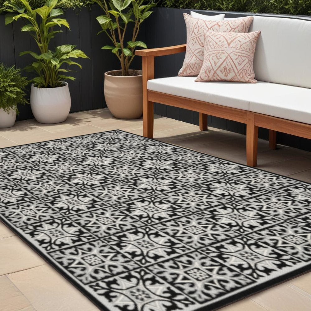 9' X 12' Black And White Fleur De Lis Stain Resistant Non Skid Area Rug