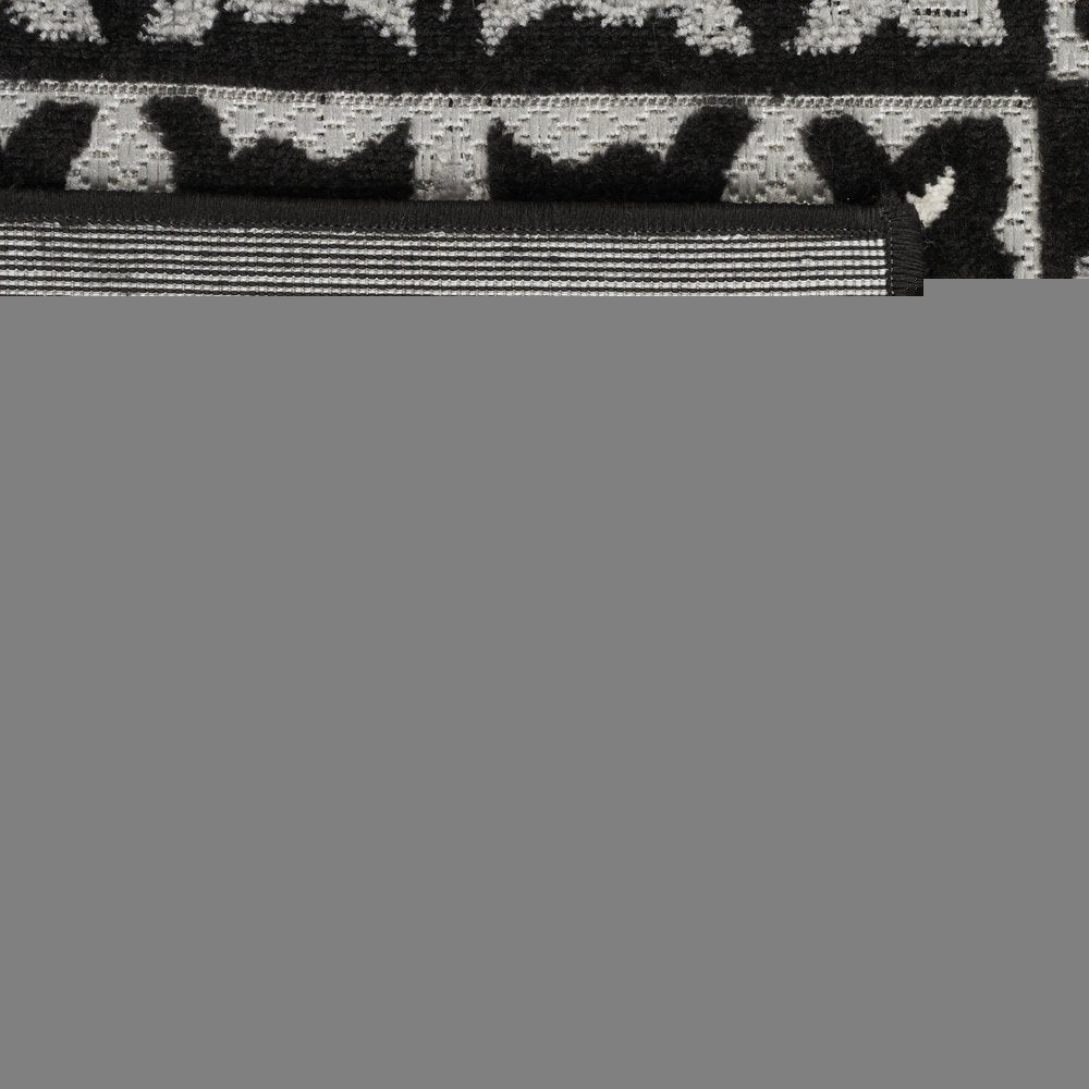 4' X 6' Black And White Fleur De Lis Stain Resistant Non Skid Area Rug