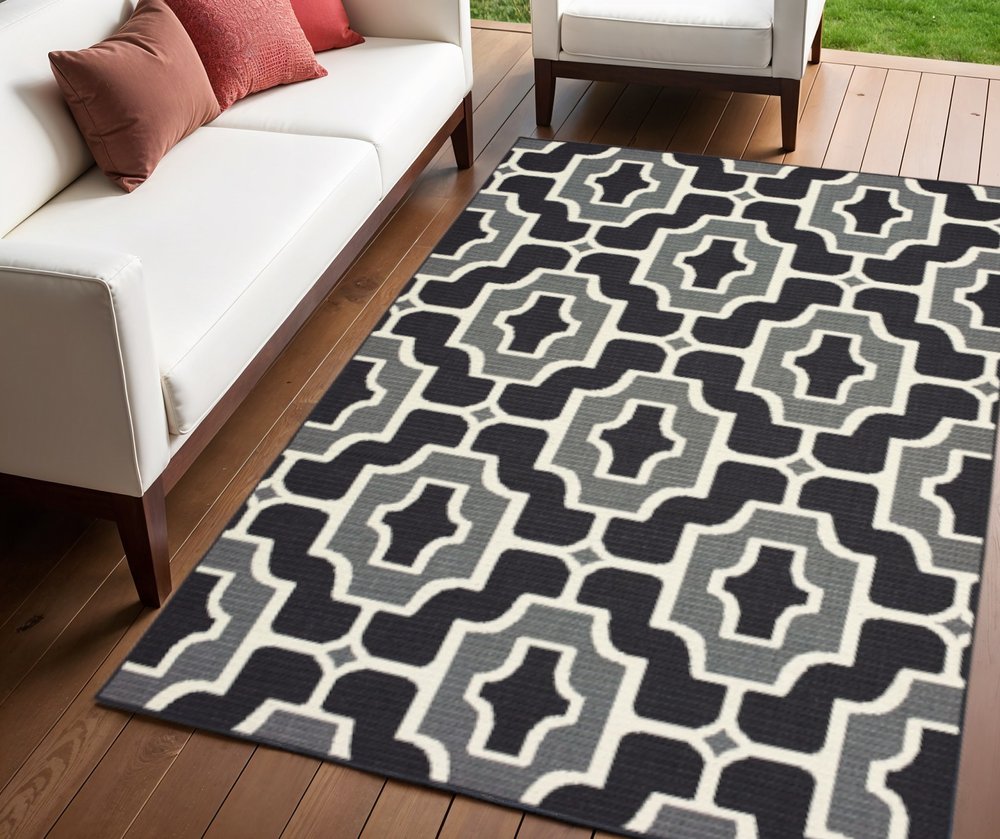 4' X 6' Black and Gray Geometric Stain Resistant Indoor Outdoor Area Rug