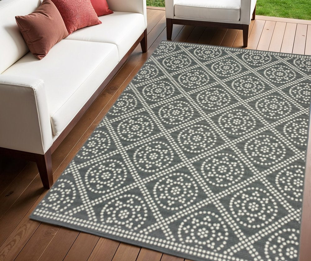 4' X 6' Gray and Ivory Geometric Stain Resistant Indoor Outdoor Area Rug