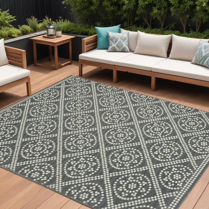 9' X 13' Gray and Ivory Geometric Stain Resistant Indoor Outdoor Area Rug
