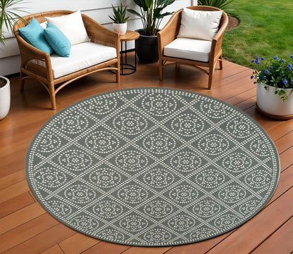 8' X 8' Gray and Ivory Round Geometric Stain Resistant Indoor Outdoor Area Rug