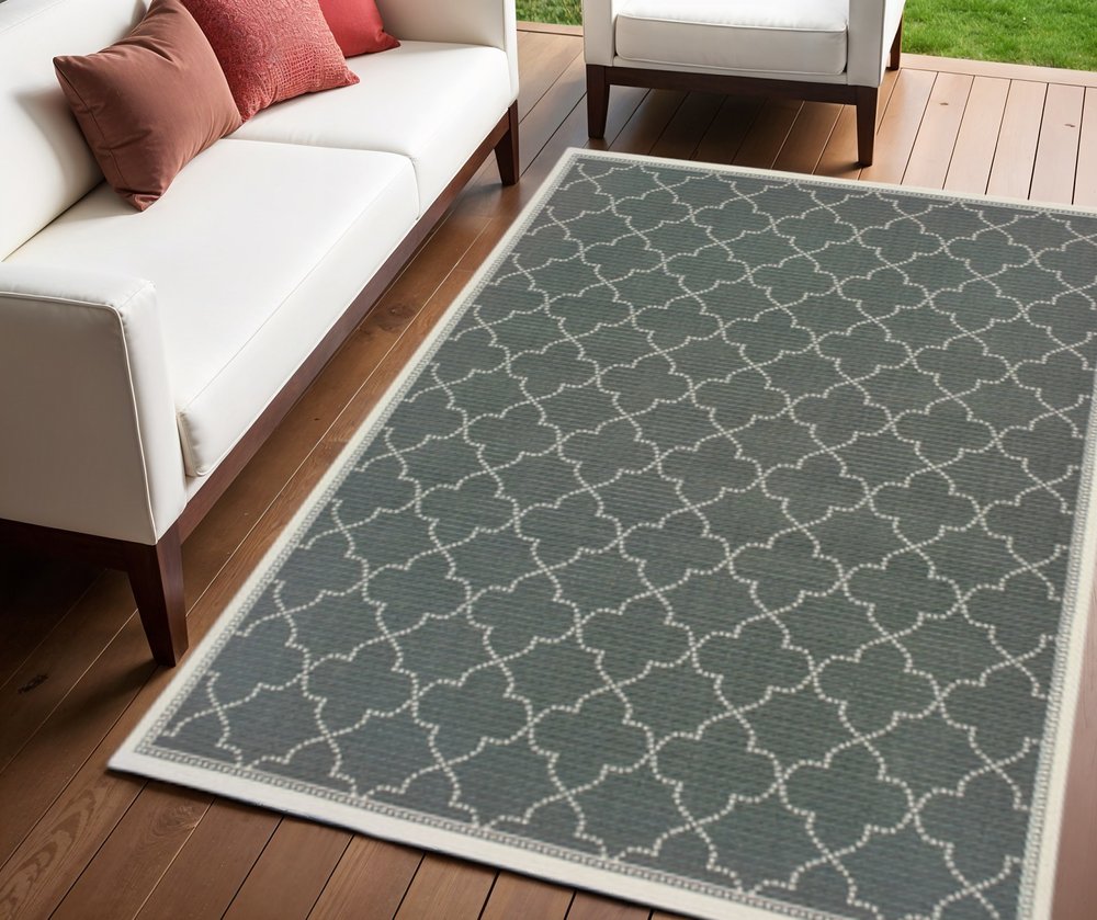 4' X 6' Gray and Ivory Geometric Stain Resistant Indoor Outdoor Area Rug