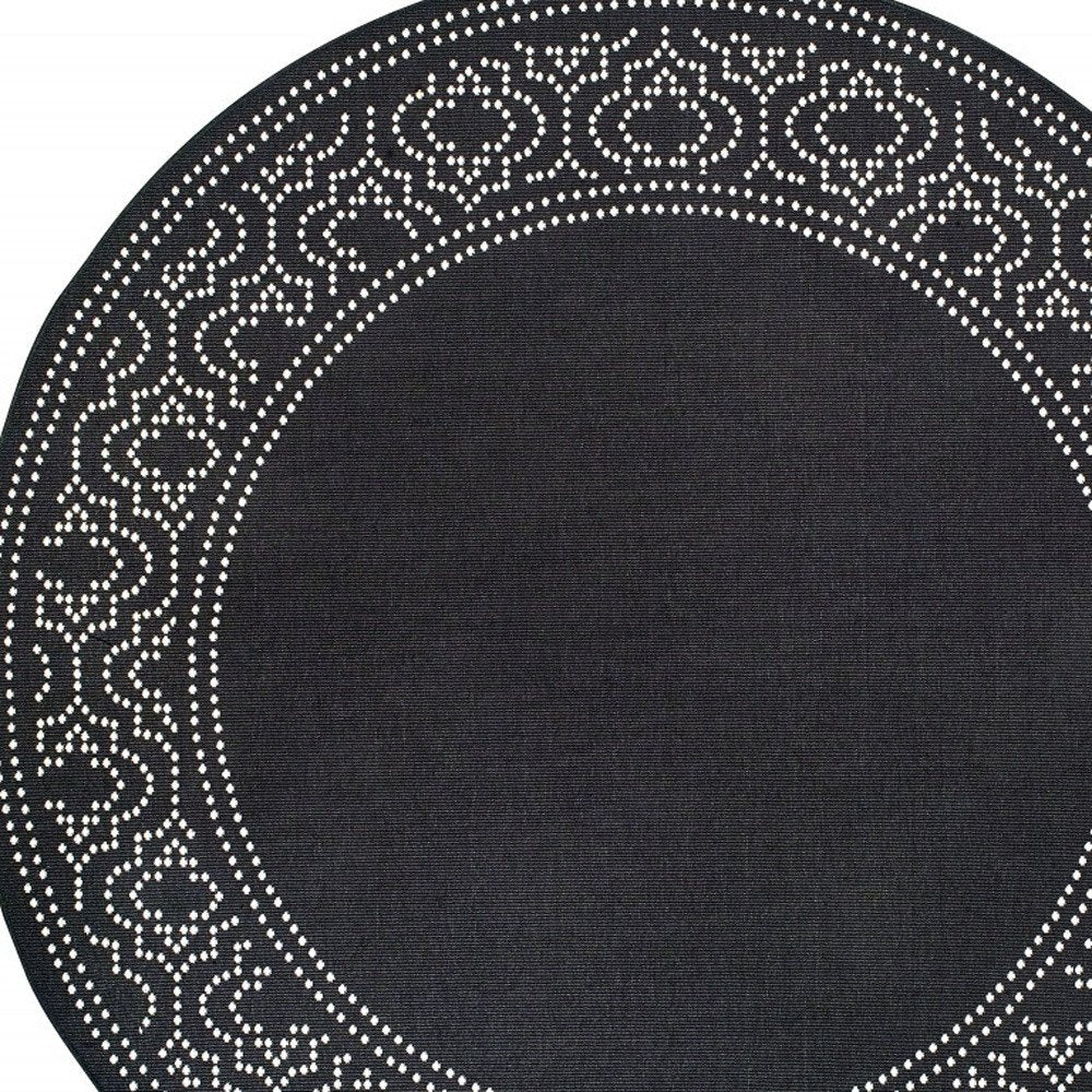 8' X 8' Black And Ivory Round Indoor Outdoor Area Rug