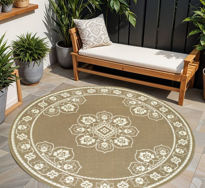 8' X 8' Tan Round Oriental Stain Resistant Indoor Outdoor Area Rug