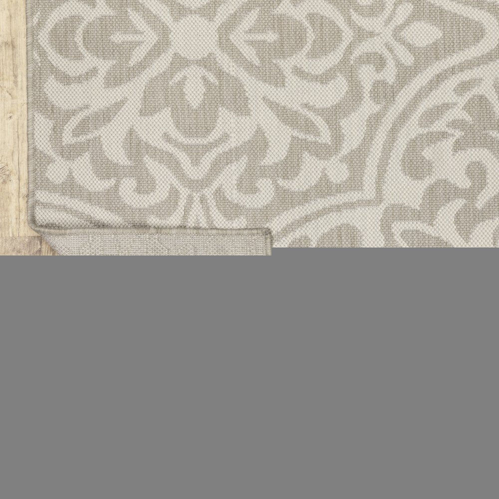 5' X 7' Gray and Ivory Floral Stain Resistant Indoor Outdoor Area Rug