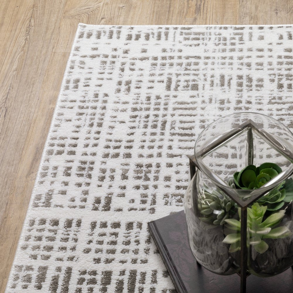 5' X 8' White And Grey Abstract Power Loom Stain Resistant Area Rug