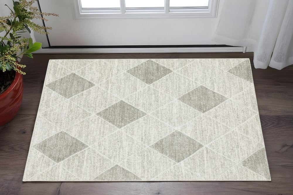 3' X 5' Grey And Ivory Geometric Power Loom Stain Resistant Area Rug