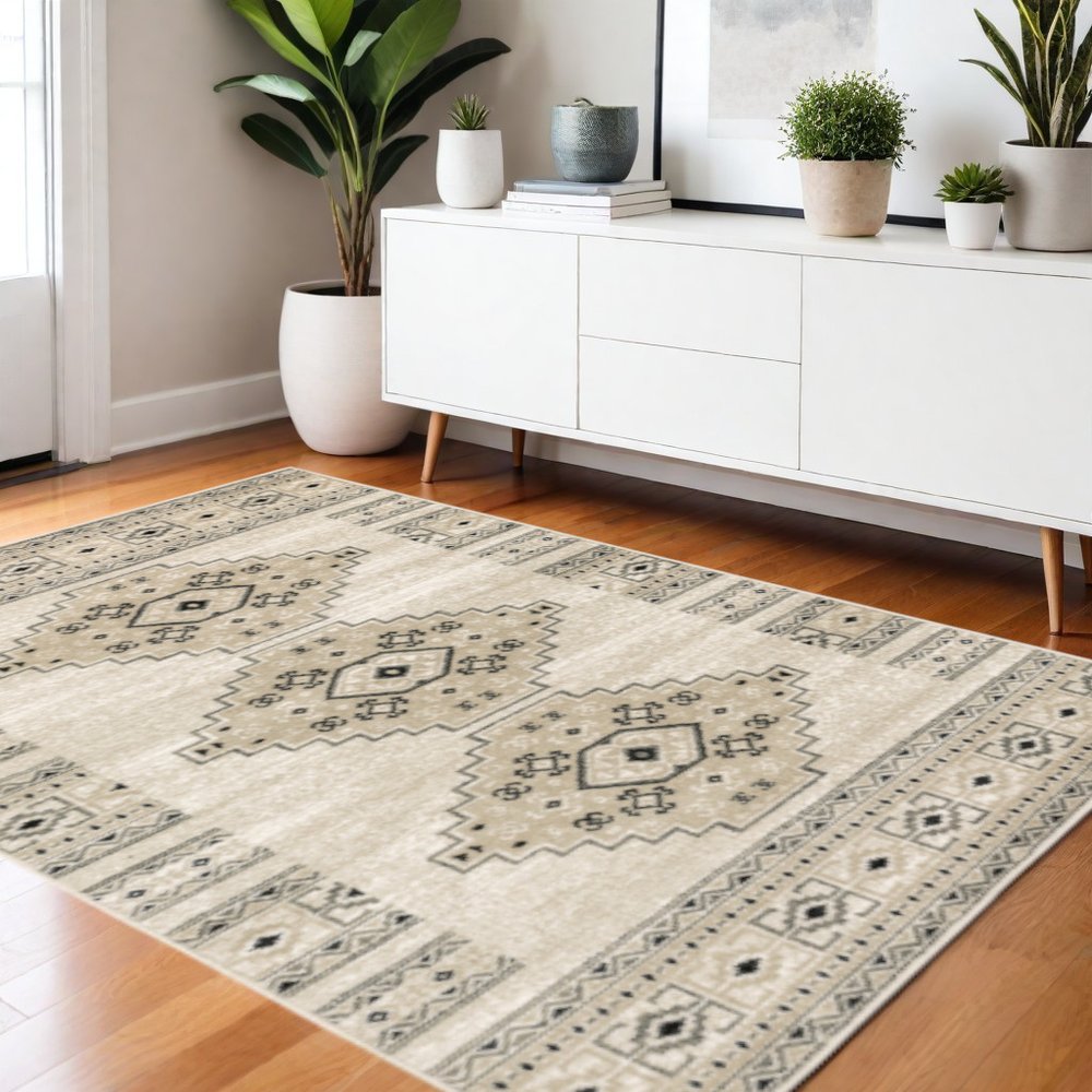 4' X 6' Ivory Grey Black And Ivory Southwestern Power Loom Stain Resistant Area Rug