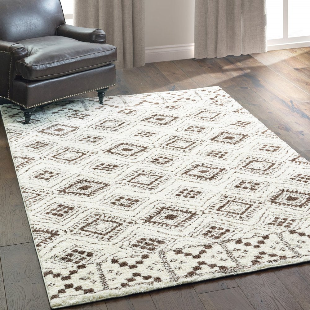 4' X 6' Ivory And Brown Geometric Shag Power Loom Stain Resistant Area Rug
