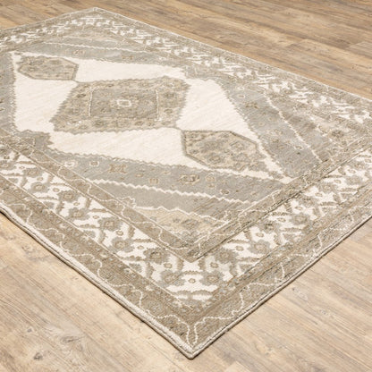 5' X 7' Beige And Ivory Oriental Area Rug