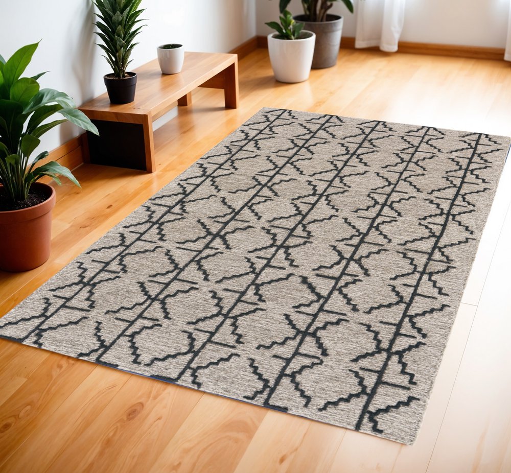 4' X 6' Black And Taupe Wool Geometric Hand Tufted Area Rug