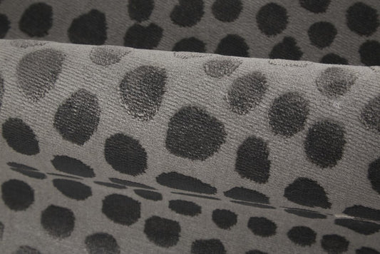 7' X 10' Gray And Silver Abstract Area Rug