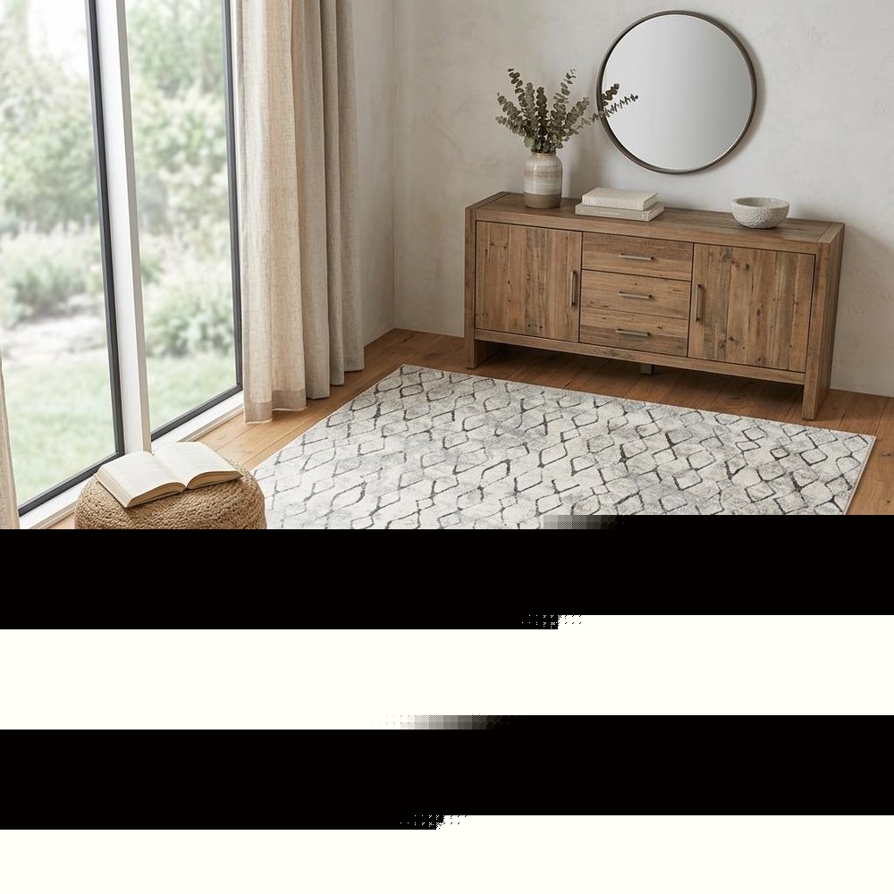 4' X 6' Gray And Ivory Geometric Area Rug
