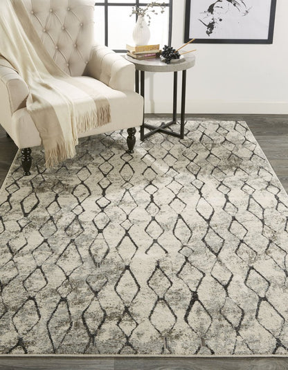 7' X 10' Gray And Ivory Geometric Area Rug