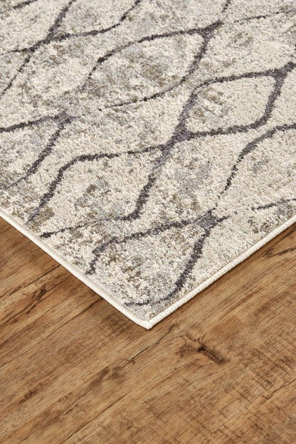 4' X 6' Gray And Ivory Geometric Area Rug