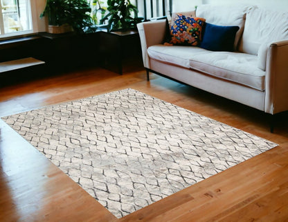 7' X 10' Gray And Ivory Geometric Area Rug