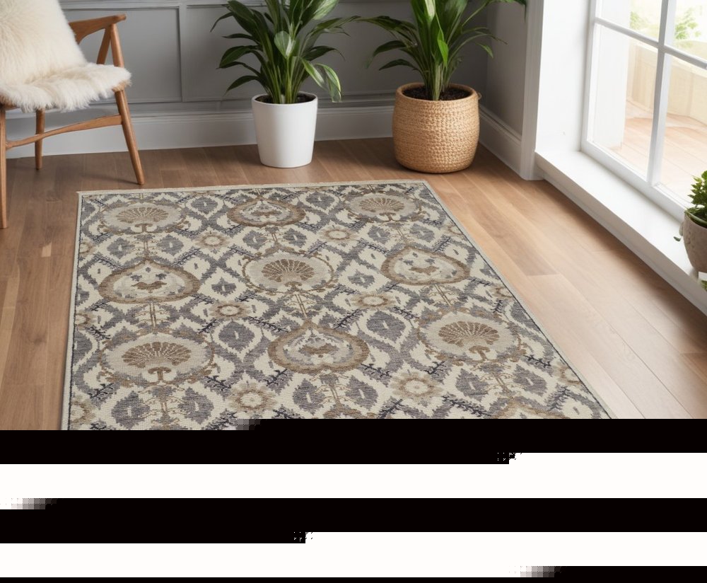 4' X 6' Gray and Ivory Wool Floral Hand Knotted Area Rug