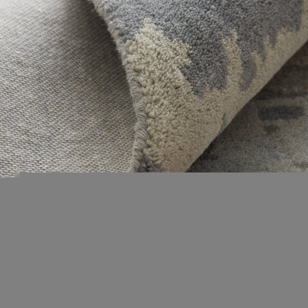 4' X 6' Ivory and Blue Wool Floral Hand Tufted Area Rug
