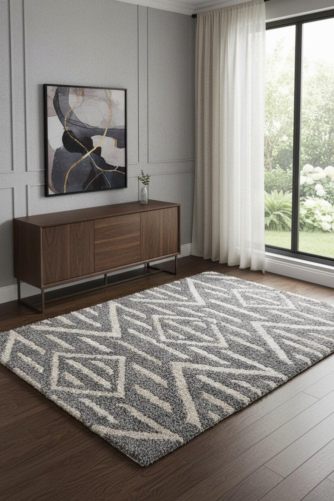 5' X 8' Gray And Ivory Geometric Power Loom Stain Resistant Area Rug