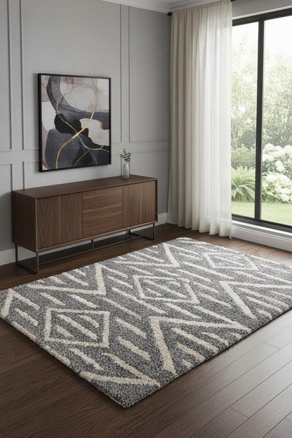 5' X 8' Gray And Ivory Geometric Power Loom Stain Resistant Area Rug