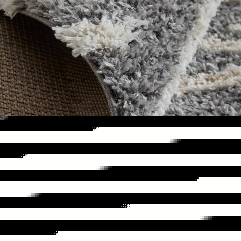 4' X 6' Gray And Ivory Geometric Power Loom Stain Resistant Area Rug
