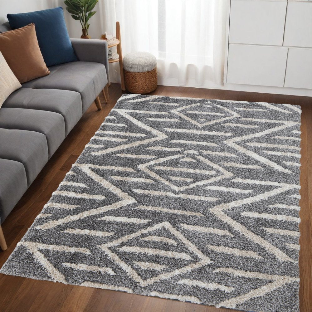 5' X 8' Gray And Ivory Geometric Power Loom Stain Resistant Area Rug