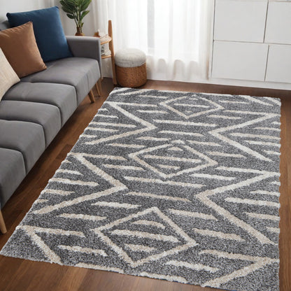 4' X 6' Gray And Ivory Geometric Power Loom Stain Resistant Area Rug