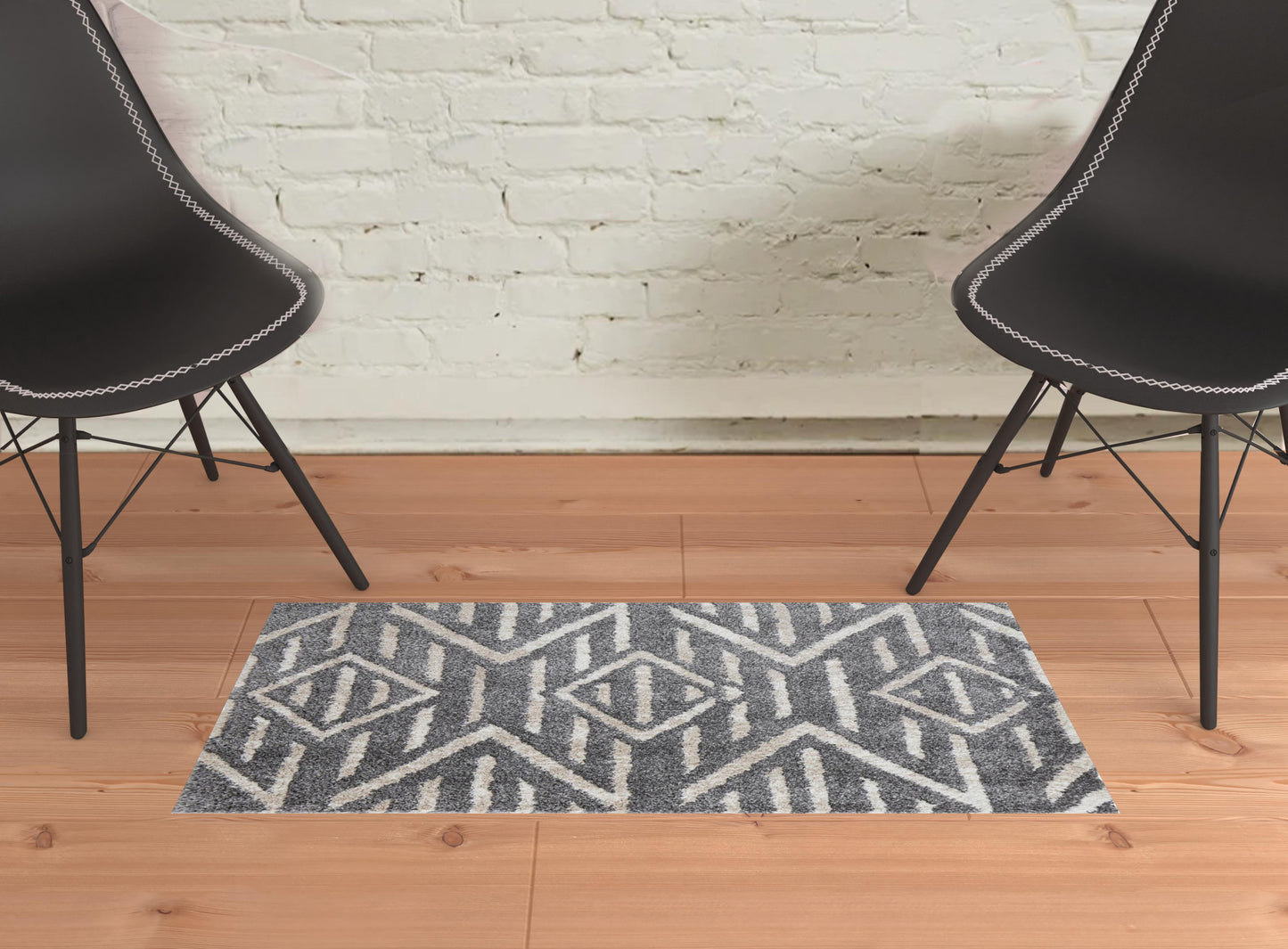 5' X 8' Gray And Ivory Geometric Power Loom Stain Resistant Area Rug