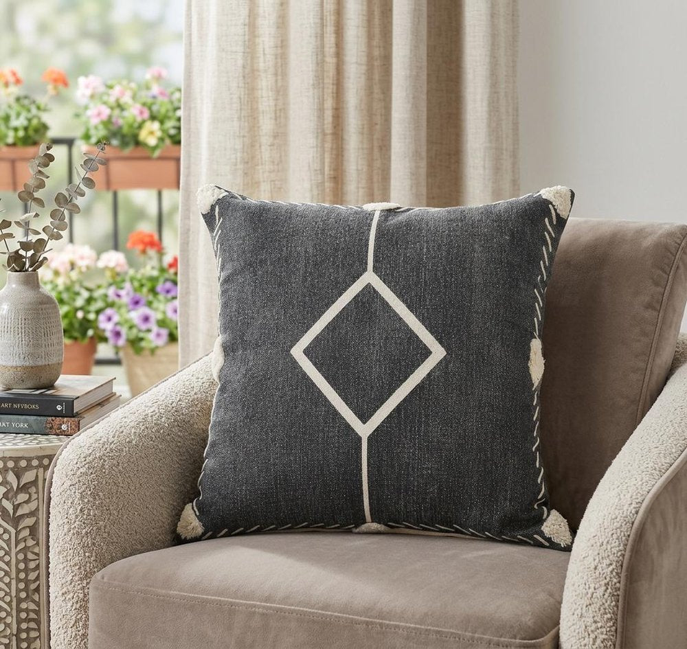 20" X 20" White And Black 100% Cotton Geometric Zippered Pillow