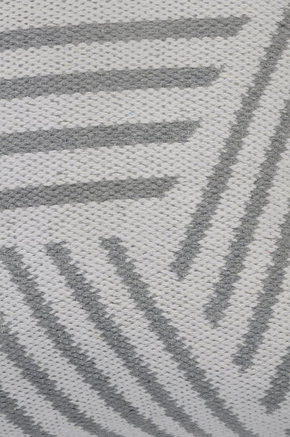 20" X 20" Gray And White 100% Cotton Geometric Zippered Pillow