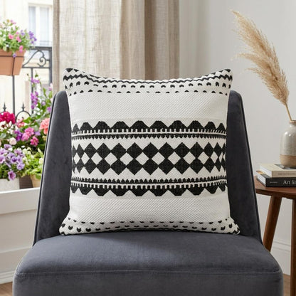 20" X 20" Black And White 100% Cotton Geometric Zippered Pillow