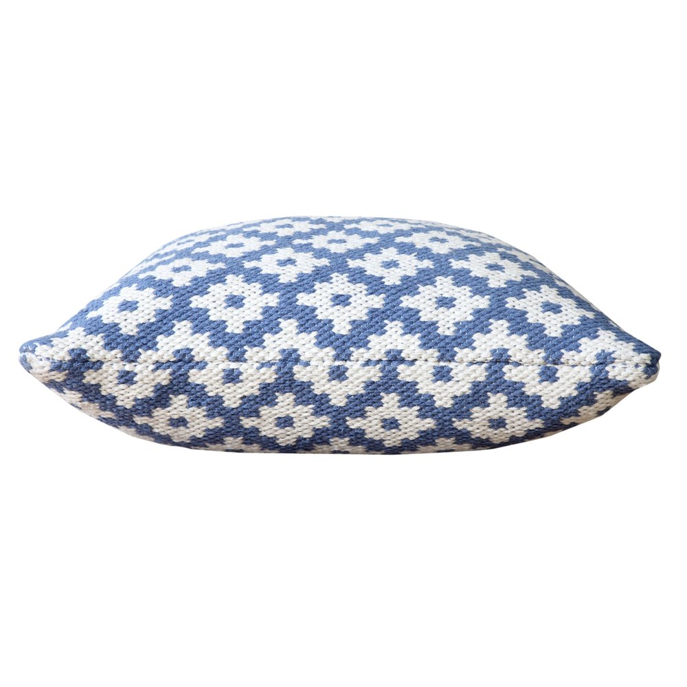 20" X 20" Blue And White 100% Cotton Geometric Zippered Pillow