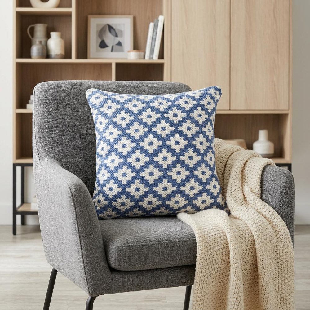 20" X 20" Blue And White 100% Cotton Geometric Zippered Pillow