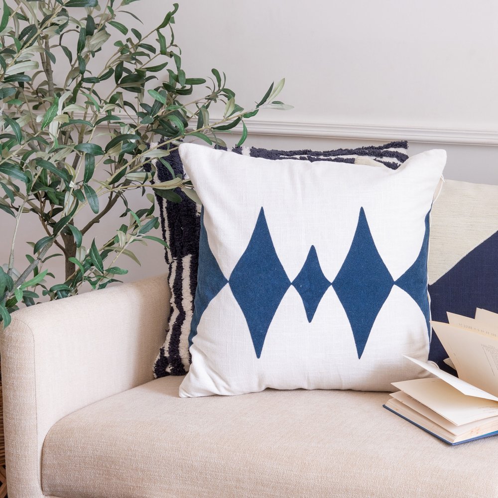 20" Black and White Throw Pillow