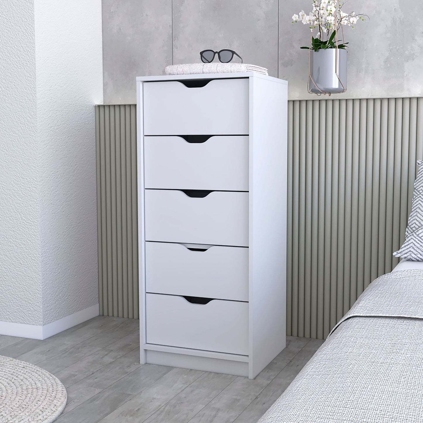 18" White Five Drawer Dresser