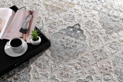 4' X 6' Gray And Ivory Oriental Washable Area Rug
