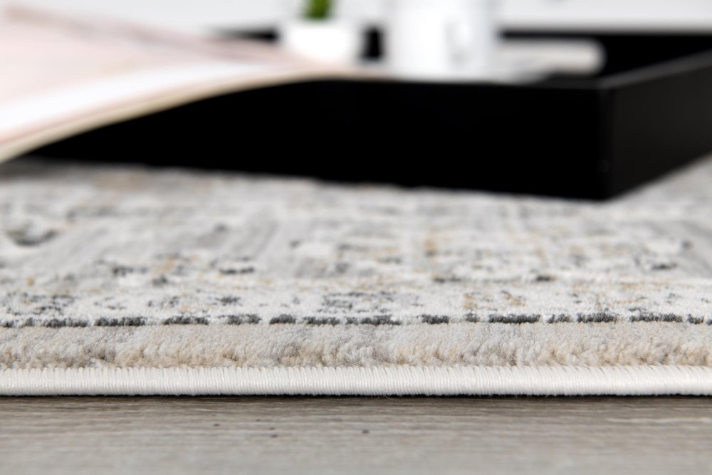 4' X 6' Gray And Ivory Oriental Washable Area Rug