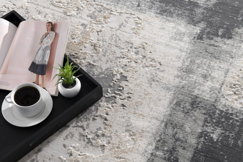 4' X 6' Gray And Ivory Abstract Washable Area Rug