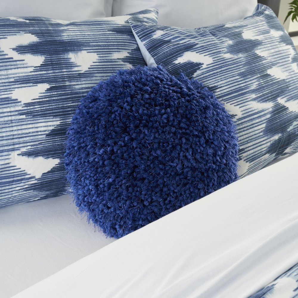 14" X 14" Blue Round Shag Throw Pillow