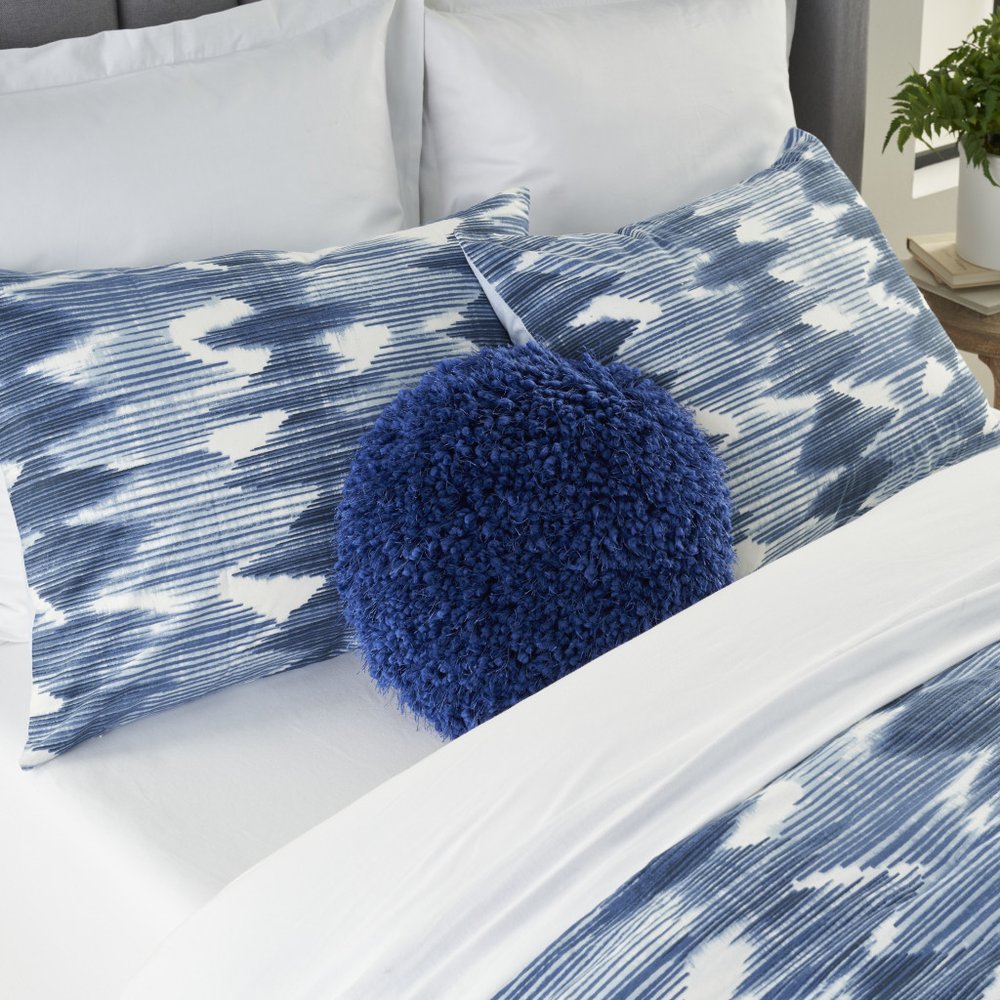 14" X 14" Blue Round Shag Throw Pillow
