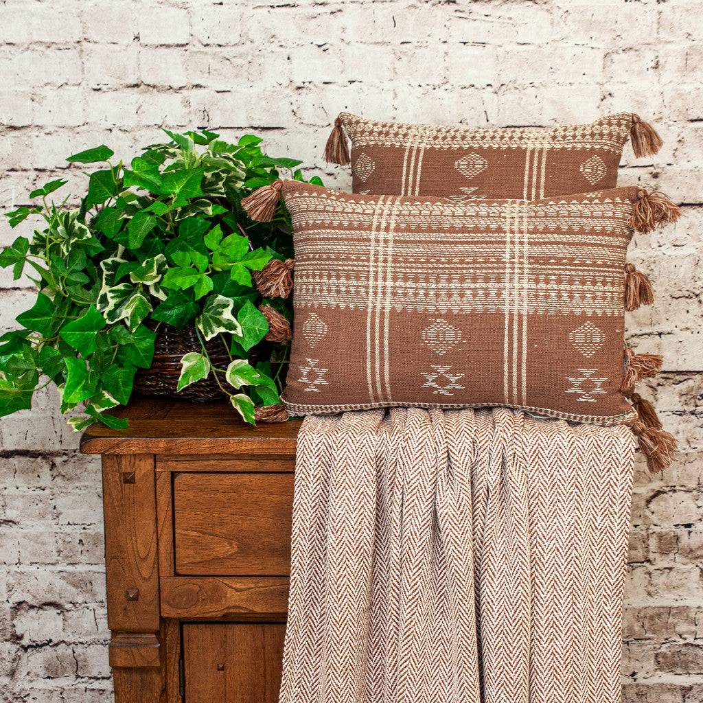 18" Beige and Brown Southwestern Cotton Throw Pillow With Tassels