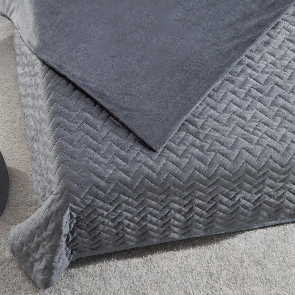 Blush Quilted PolYester Solid Color Weighted Twin Blanket