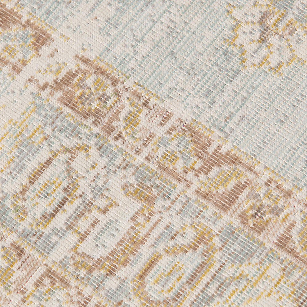 4' X 6' Tan And Gray Medallion Area Rug