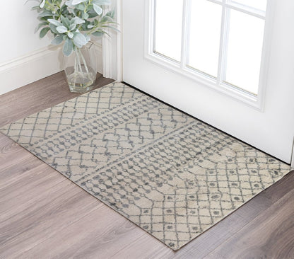 5' X 8' Gray And Ivory Geometric Shag Area Rug