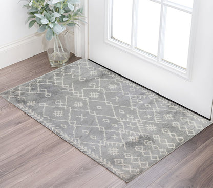 5' X 8' Gray And Ivory Geometric Shag Area Rug