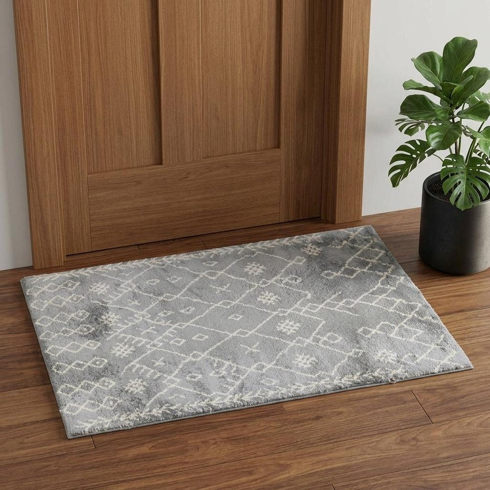 2' X 3' Gray And Ivory Geometric Shag Area Rug