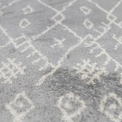 2' X 3' Gray And Ivory Geometric Shag Area Rug